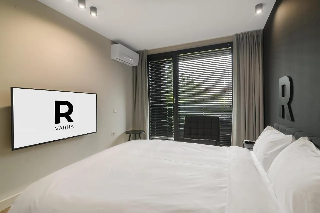 Apartment R-Varna Luxury Suites